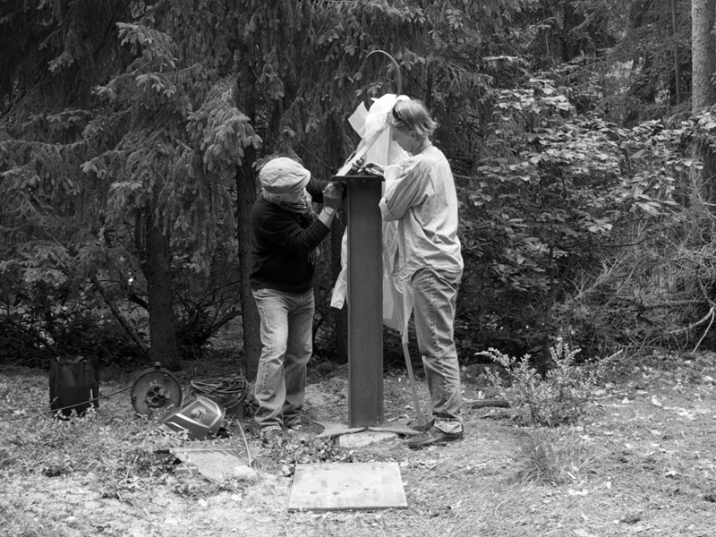 Grabstele Christian Roehl, 1940 - 2013, Aufbau Rüdiger Roehl 2014, Fotografie © Alice Bahra