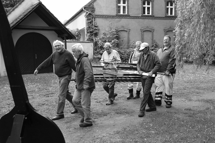 Christian Roehl, Taufgedenken, Ausfertigung Rüdiger Roehl, Aufbau in der Dorfkirche Stolpe 2014, Fotografie © Alice Bahra